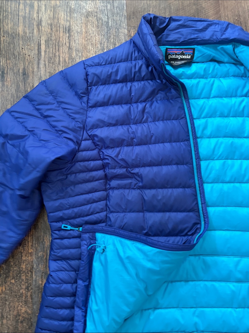 Patagonia Women’s Down Sweater Blue Puffer Jacket with Teal Trim - Picture 8 of 13